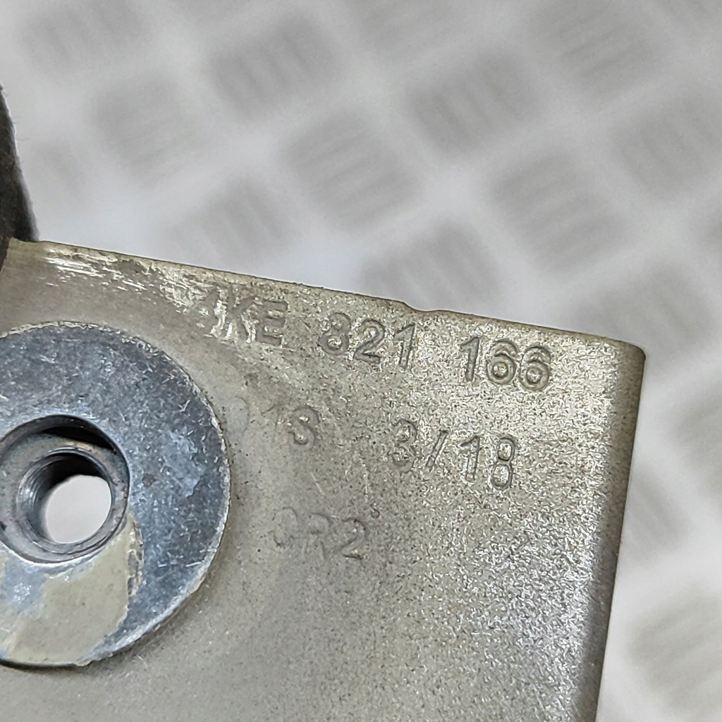 фото №7, Audi e-tron 2019 перед сторона правая кронштейн / кронштейн крыла передний