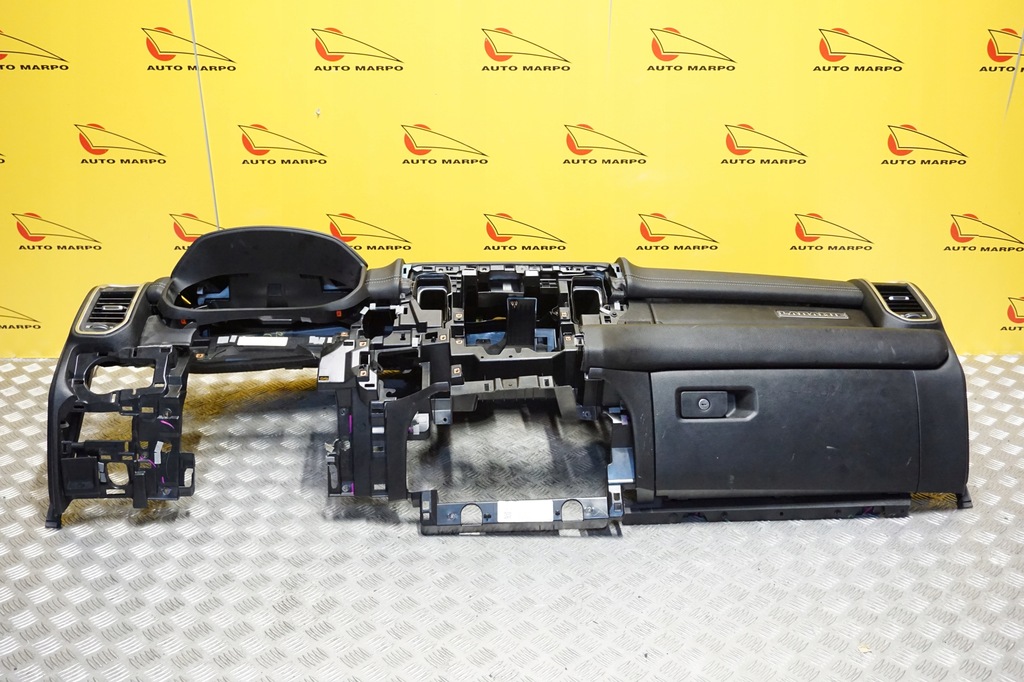 фото №10, Dodge ram 2500 laramie 2019 - приборная панель приборная приборная панель консоль воздуховод