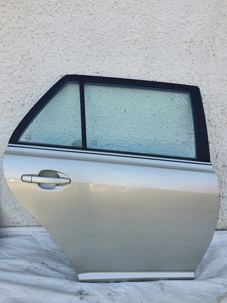 фото №1, Toyota avensis t25 двері правий задня праве задні