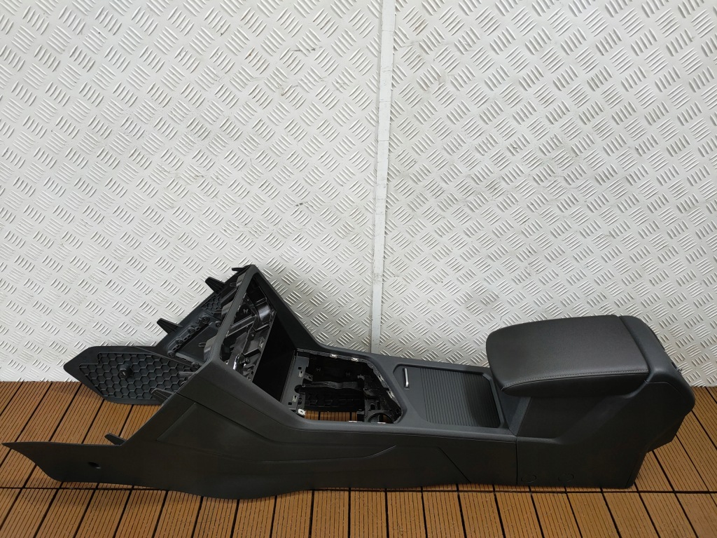 Vw tiguan 2 5na рестайлінг  20-24 сидіння заднє сидіння обшивки оббивка комплект  r-line європа Київ