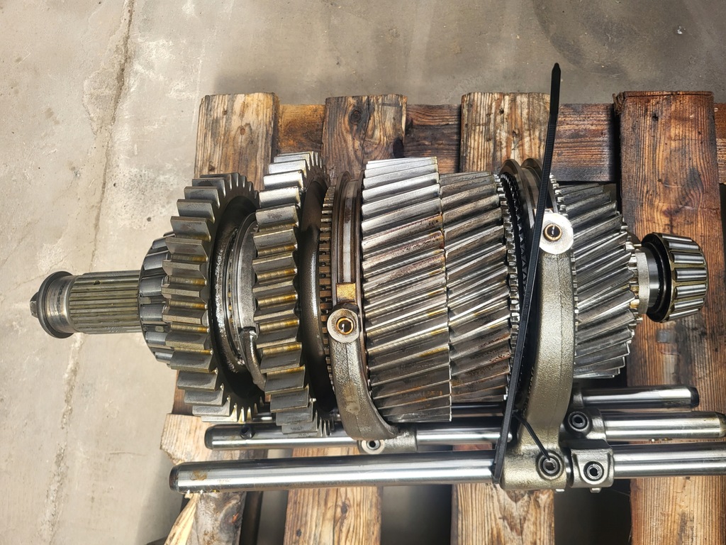 фото №1, Вал коробки передач муфта вилка grs905 r scania r 1776321