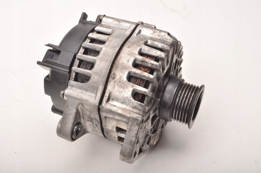 фото №1, Mercedes w212 w221 w218 4.7 генератор a0141541002