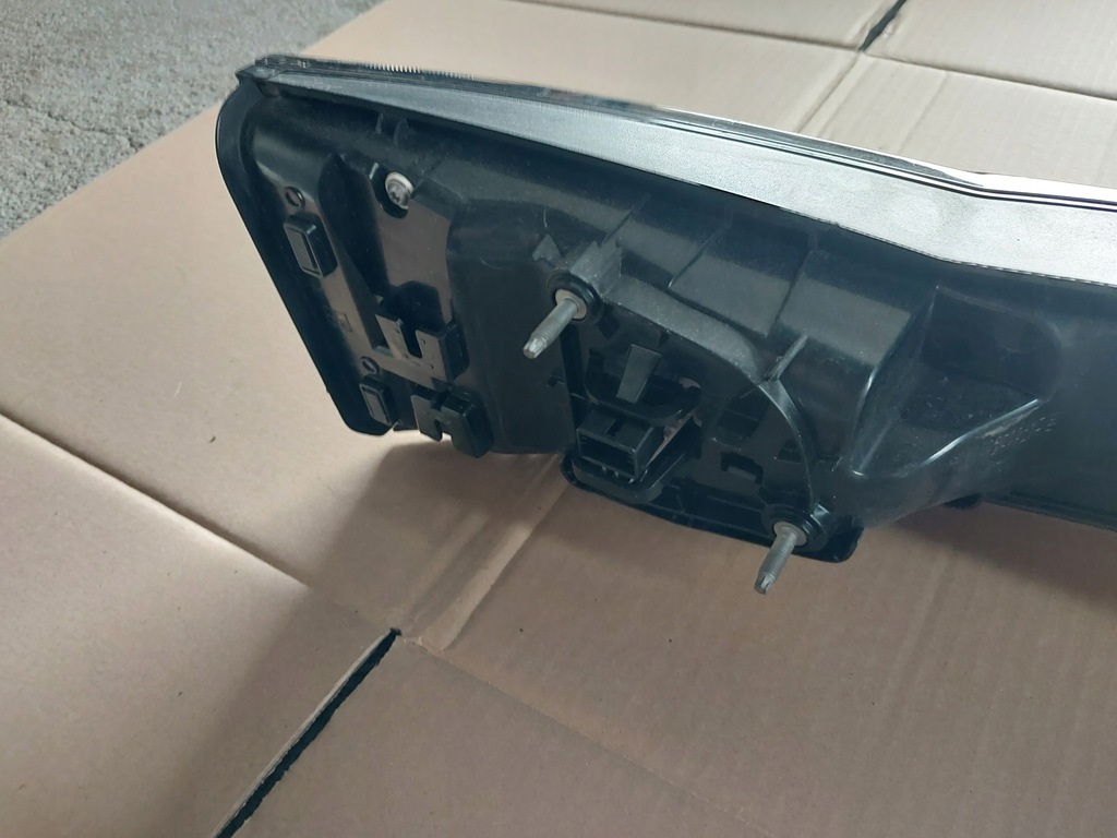 фото №9, Лампа задня накладка na кришка vw taigo 2g оригінал