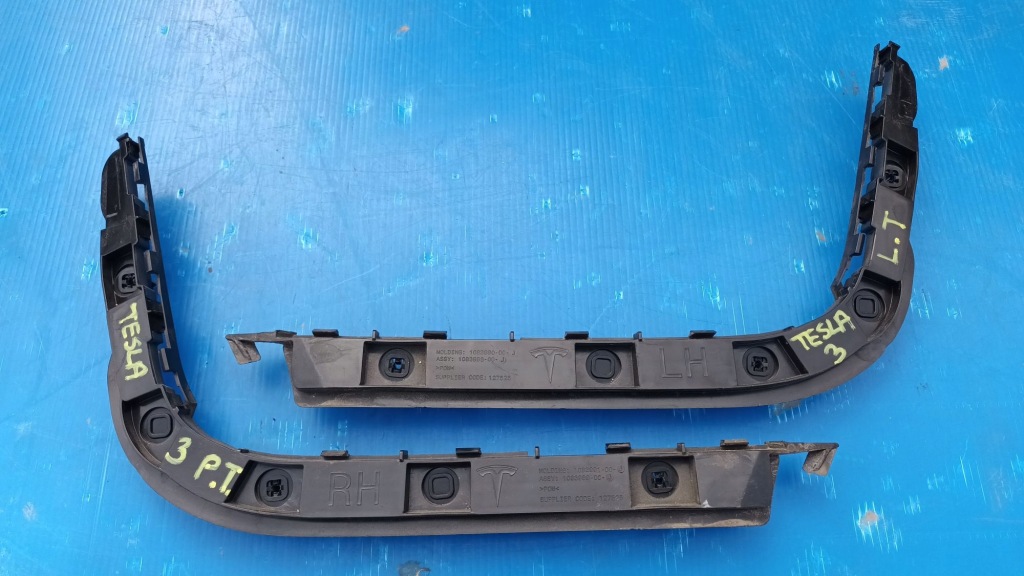 Купить Правый lub левый направляющая бампера заднего tesla 3 2017-