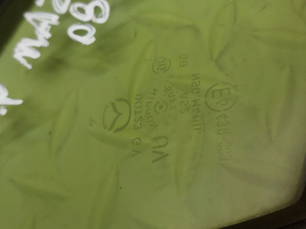 фото №3, Mazda 5 стекло кузов правый перед