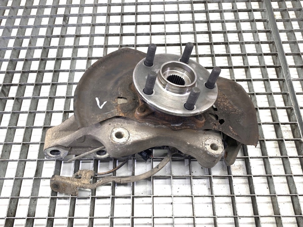 фото №2, Поворотный кулак левый перед lexus ct 1.8 99km