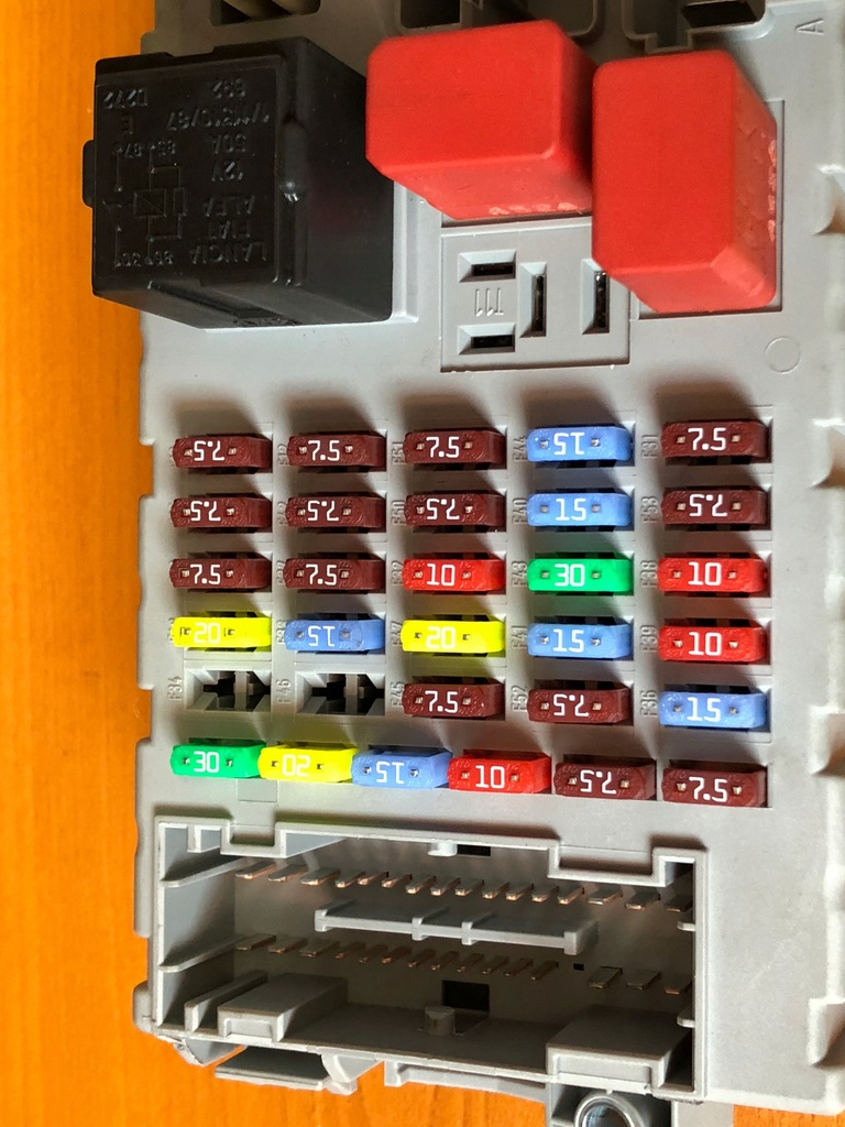 фото №8, Fiat оригинальный номер 1361296080 ducato коробка предохранителей