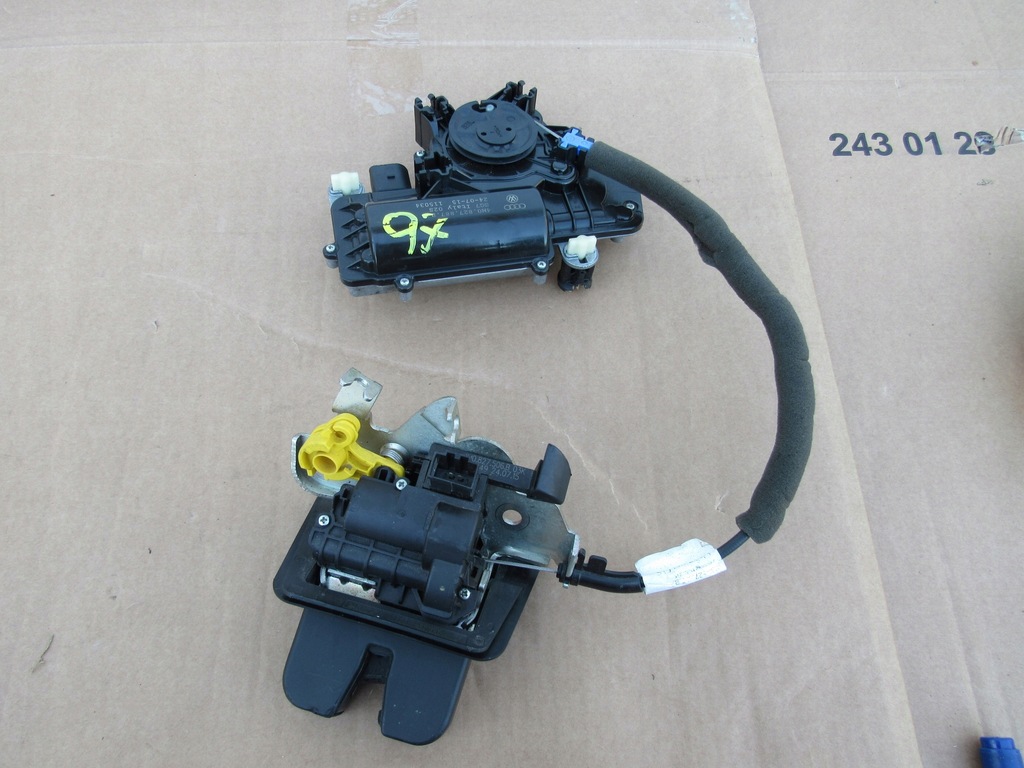 фото №1, Audi q7 замок доводчик крышки багажника