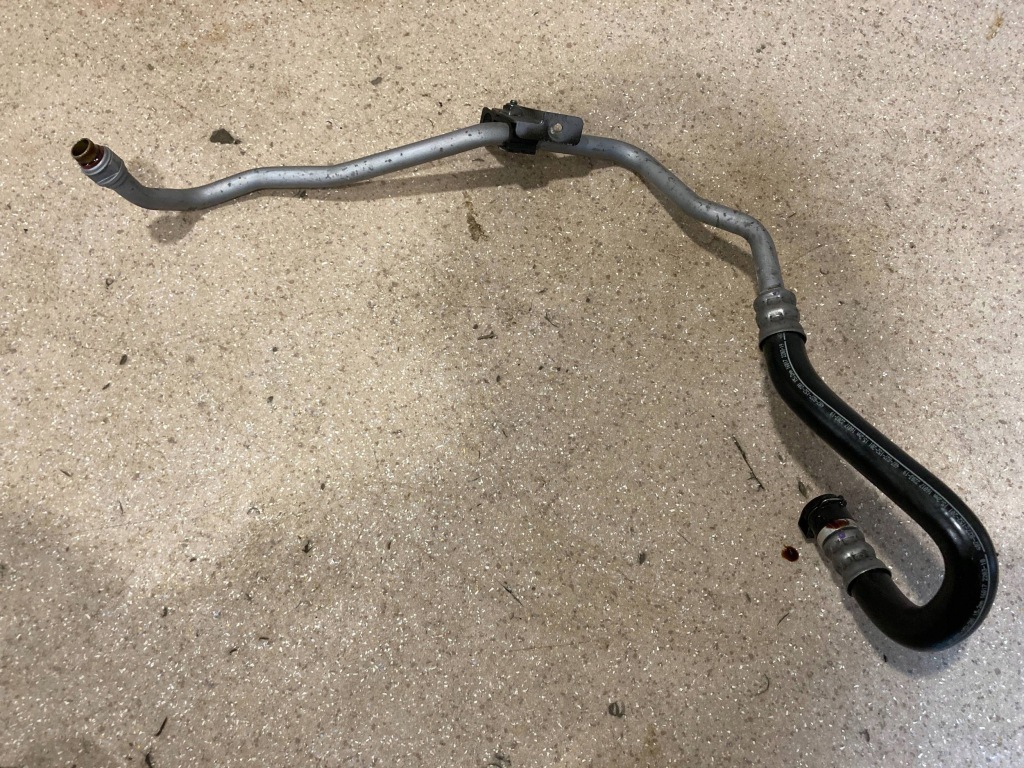 Шланг радіатора оливи bmw m2 f87 7639644 в Україні