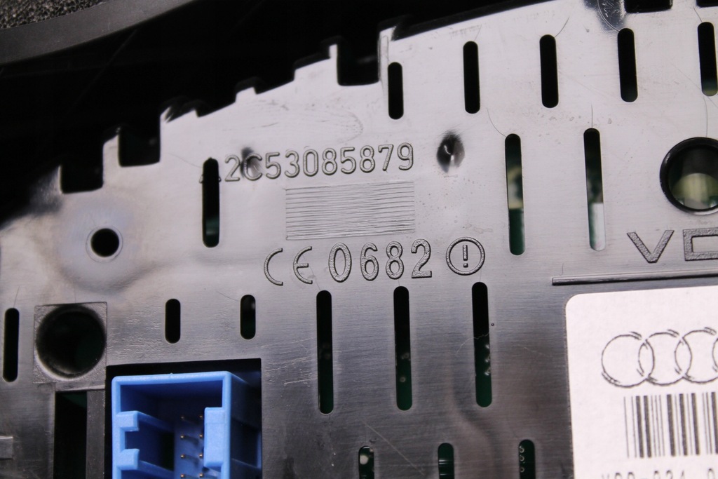 фото №7, Счетчик приборы audi r8 420 4.2 v8 06r- оригинал