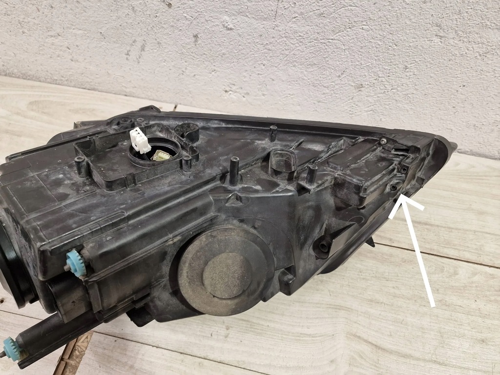 фото №7, Audi a3 8p lift правая лампа ксенон