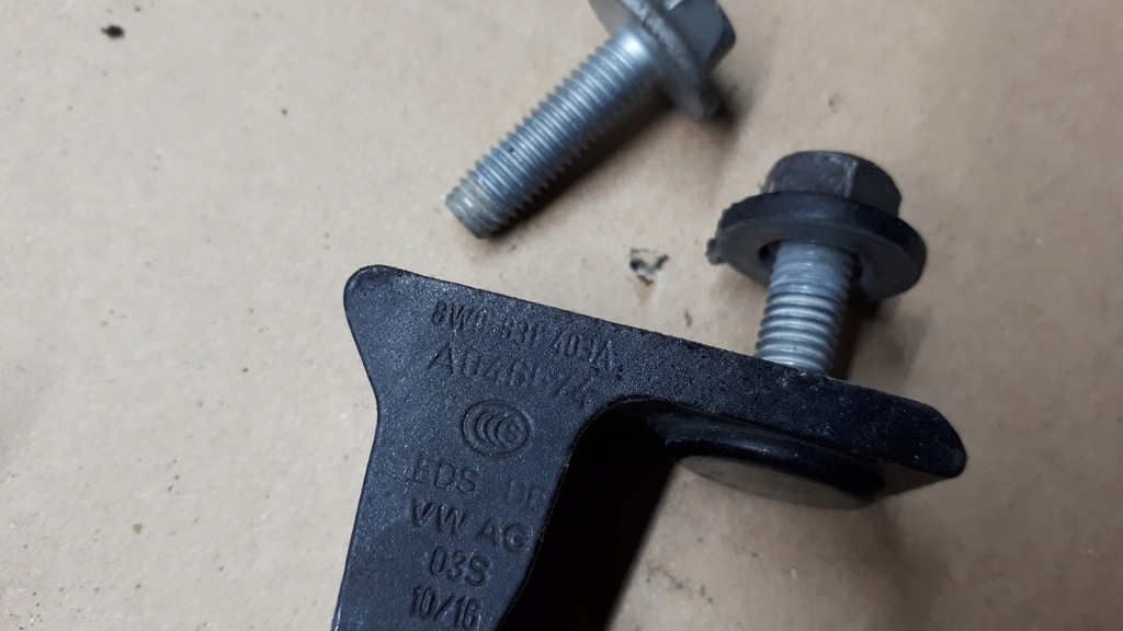 фото №8, A4 b9 8w петля петлі двері лівий задня ly9t