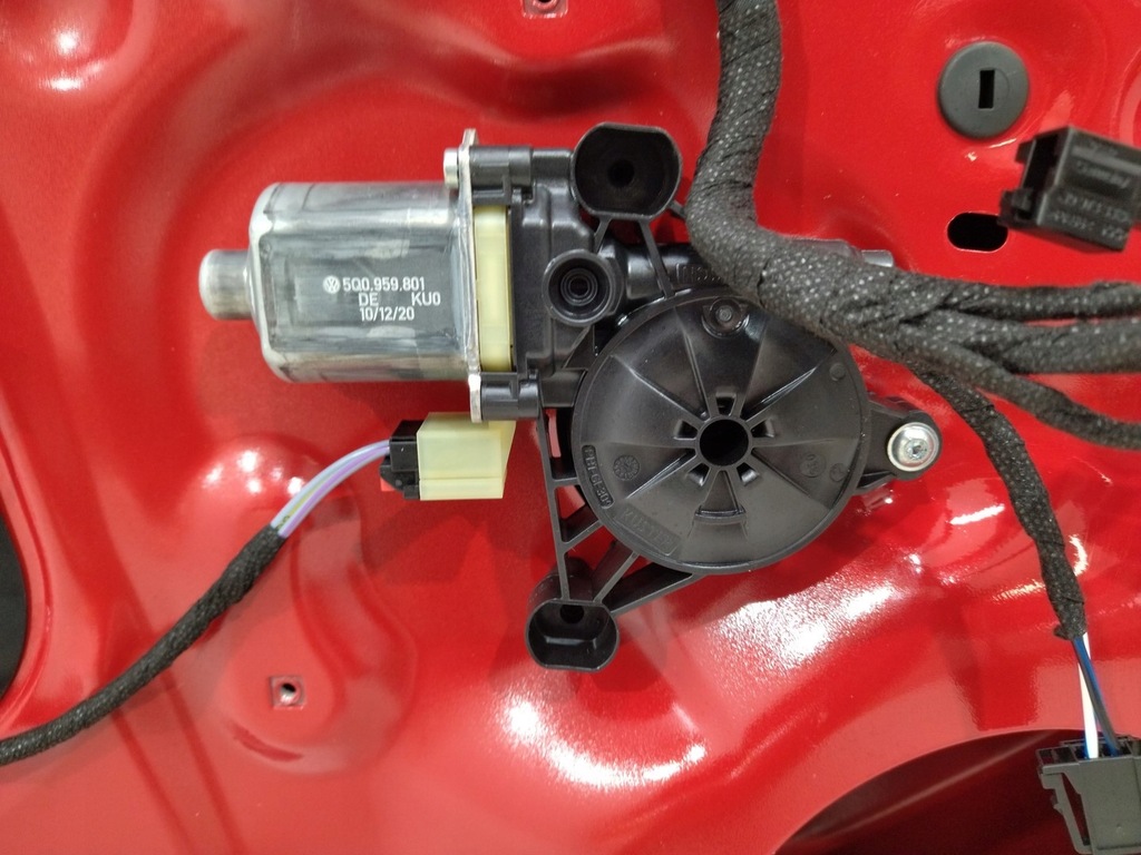 фото №9, Дверь задние левый задняя цвет ly3u стекло as2 2020r audi s3 a3 8y 2020+