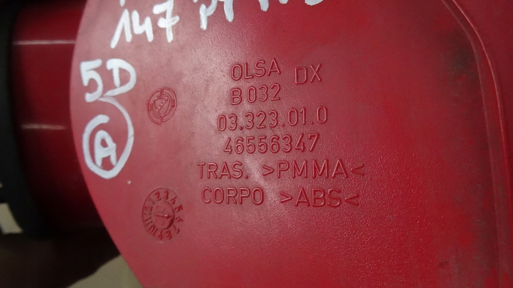 фото №12, Alfa romeo 147 лампа правий задня + правий задня w кришка 5d hb 46556347