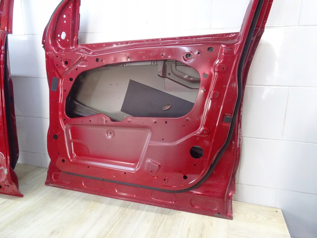 фото №12, Land rover discovery v sport дверь правый перед 16