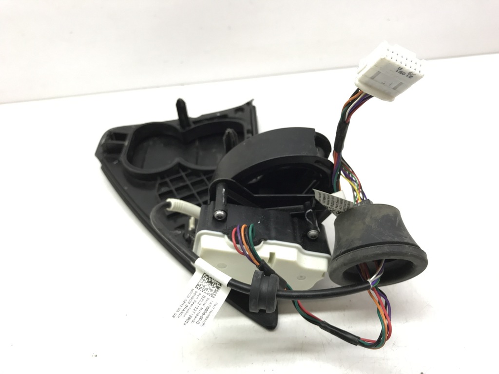 фото №7, Крышка разъём зарядки tesla model 3 1476608-00-d 1505514-00-d