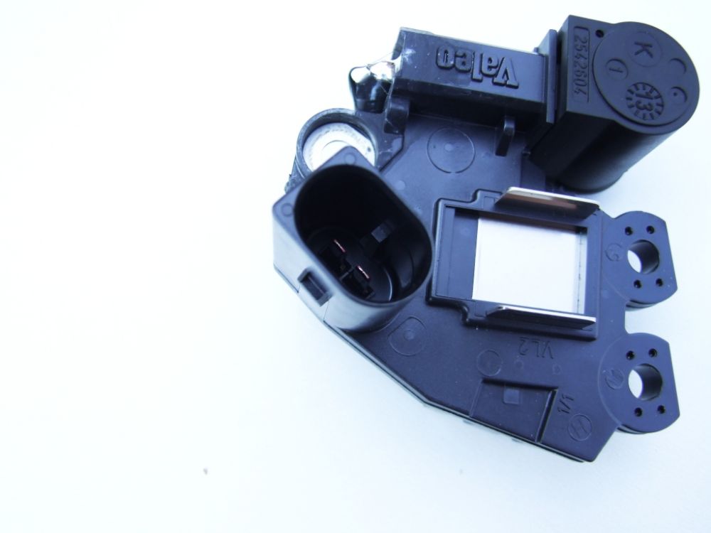 фото №7, Bmw e60 e61 e63 e64 x3 e83 оригинальный регулятор напряжения генератора 170a