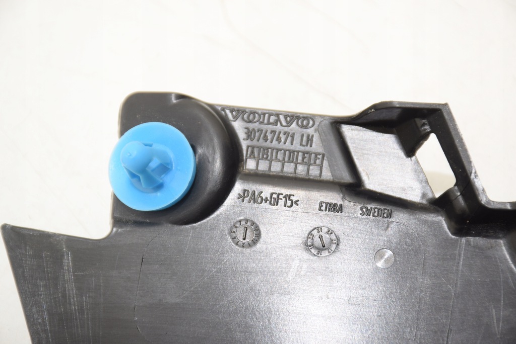 фото №9, Volvo v60 ii 2019 - молдинг рамка прокладка стекло дверь левая задняя