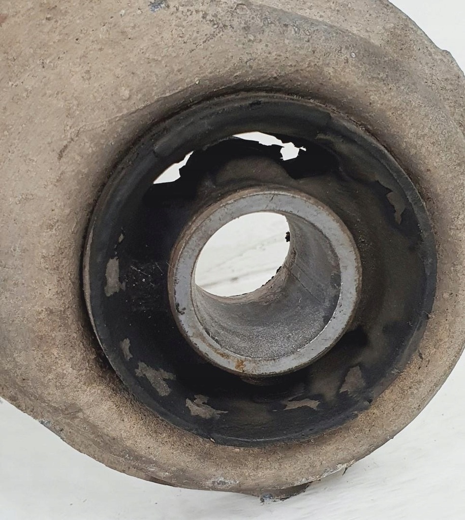 фото №8, Підрамник підрамник поперечина балка перед volvo v70 ii 2.5 t