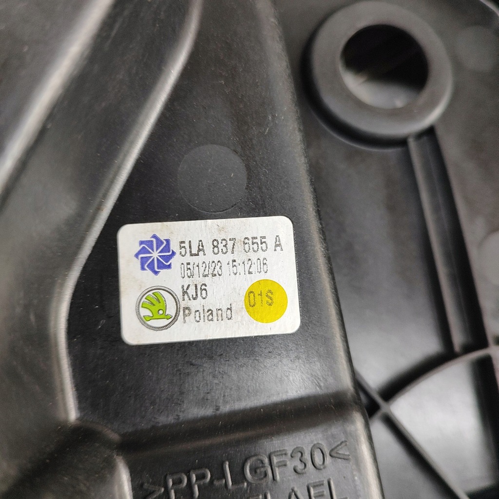 фото №8, Skoda enyaq iv 2024 перед сторона ліва підйомник скло двері з двигун