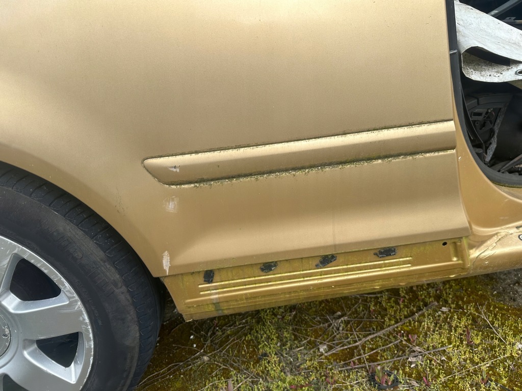 Крыло  правый  задняя audi a4 b6 кабриолет  ly1s lubelskie отсутствует ржавчина Недорого