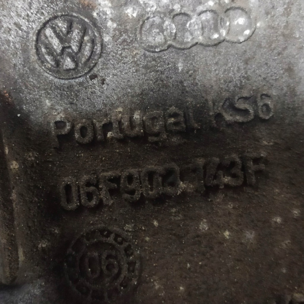Кронштейн генератора bse 1.6 skoda octavia 2 2 06f903143f Оригінал