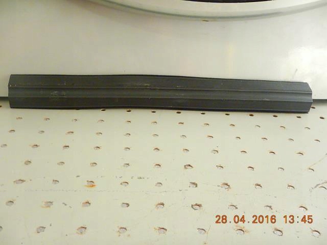 фото №1, Молдинг ущільнювач двері перед ford transit 85-00