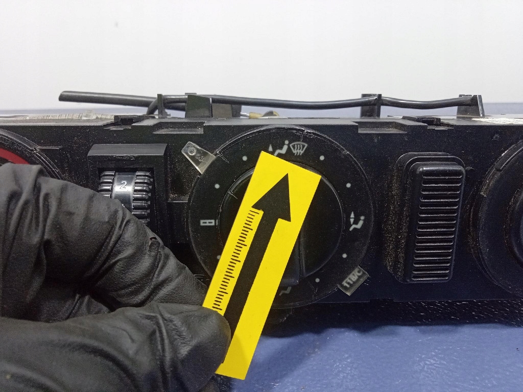 фото №10, Mercedes vito w638 переключатель кондиционера обдув a0008306185