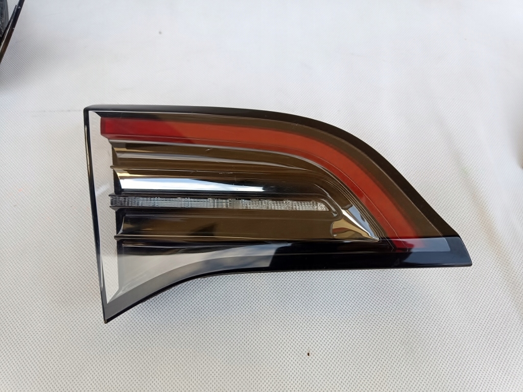 Купити Tesla model 3 рестайлінг  фара ліва задній задня led кришка багажника