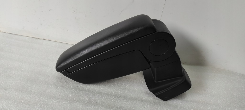 фото №1, Mazda cx-3 підлокітник оригінал d09vv0630 2017 rok