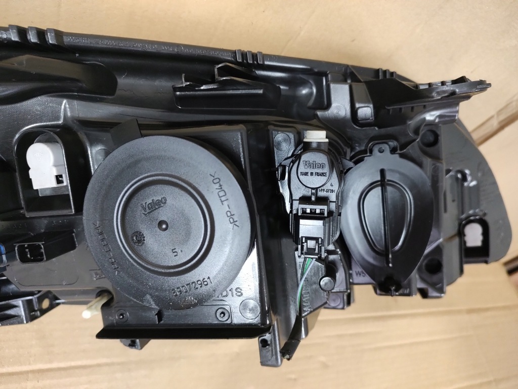 фото №12, Фара лампа передняя перед левая renault laguna iii 89901834 europa