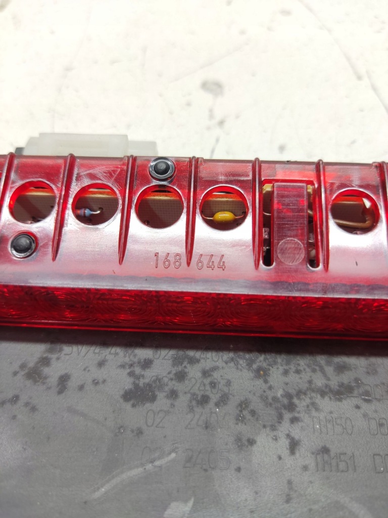 Купить Bmw 3 e90 e91 2007 третье  фонарь  стоп a046811