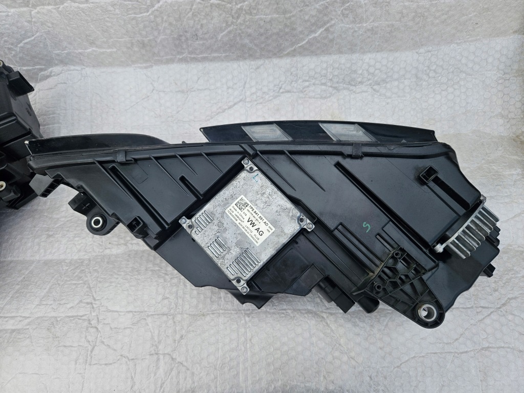 Skoda octavia 5e1 рестайлінг  фара перед права або ліва full led комплектна Доставка