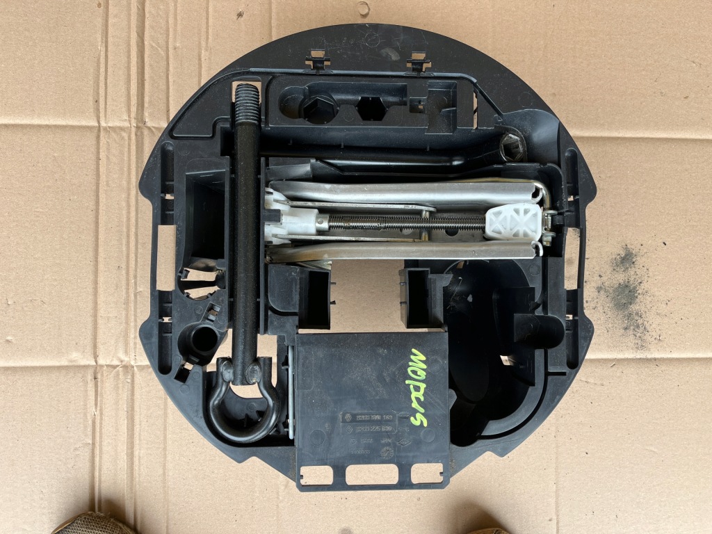 фото №1, Набор ремонтный домкрат ключ renault modus 2004-2008 1.6 8200578163