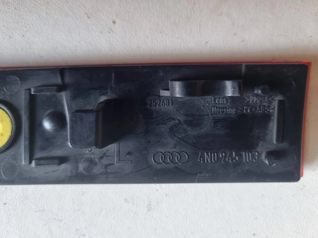 фото №6, Audi a8 d5 відбивач відбивачі бампера задня 4n0945103 4n0945105