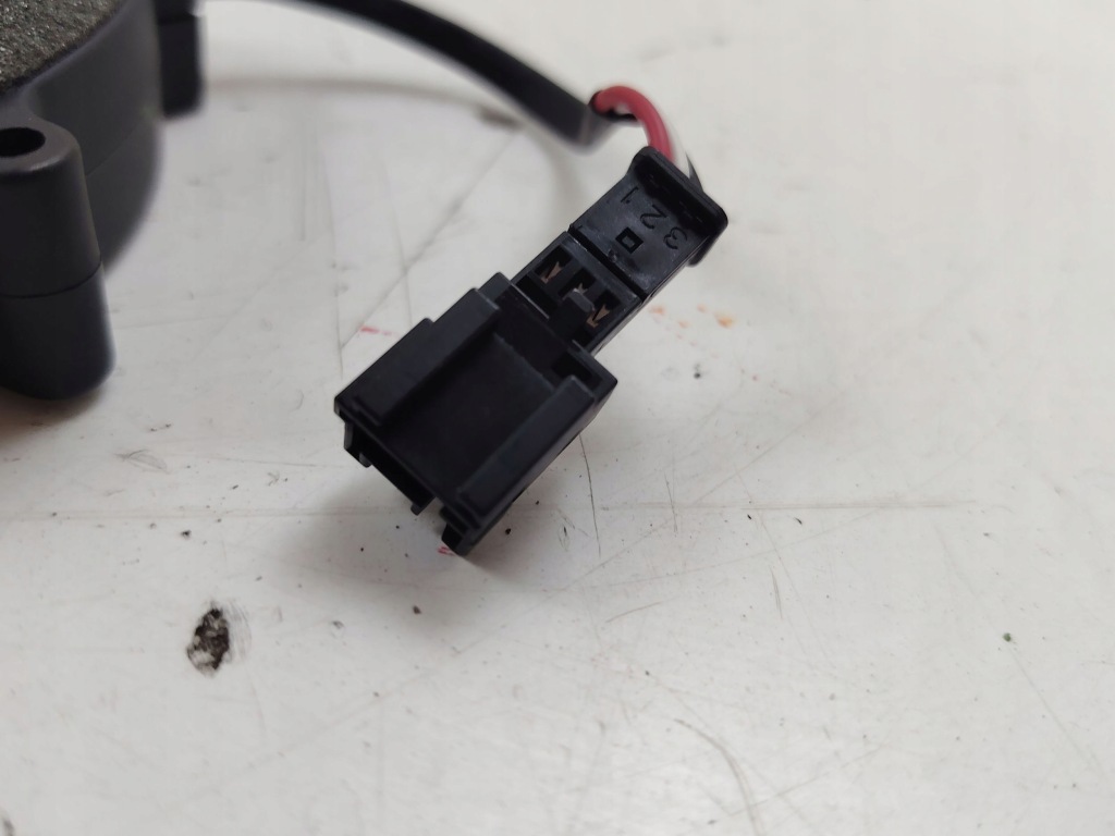 2023 tesla model s вентиляція сидіння 158910100c Оригінал