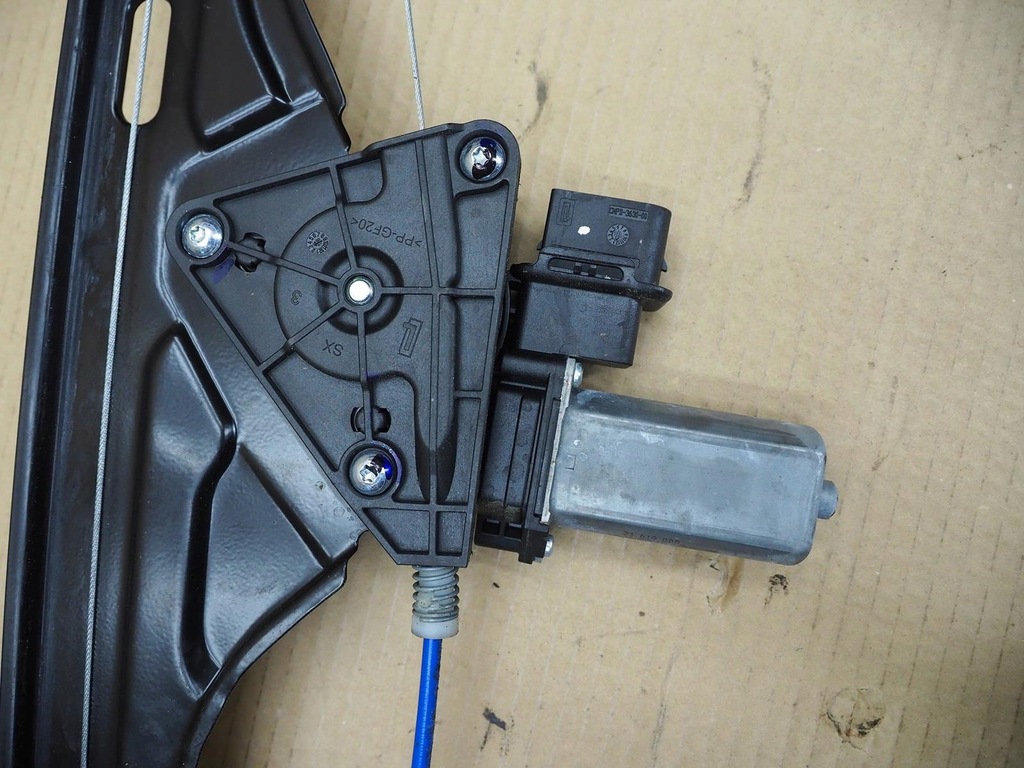 фото №14, Подъемник механизм стекло левый перед bmw 2 f46 f45