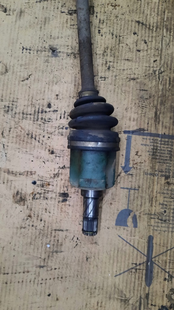 Приводной вал левая mazda 323f 98r 1.3b Цена