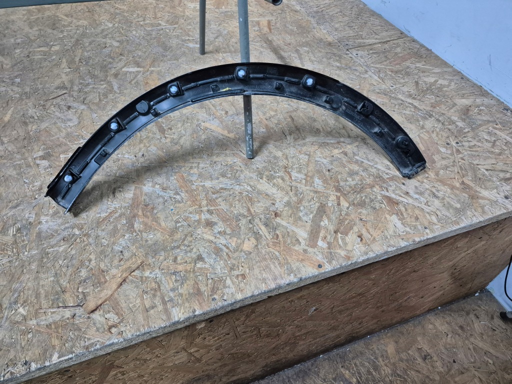 фото №6, Renault megane v 5 e-tech молдинг na крыло задний задняя правый