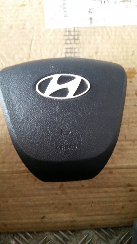 фото №10, Hyundai i20 i lift панель приладів, консоль, подушка безпеки, ремені.