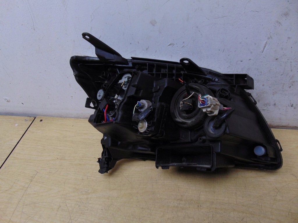 фото №13, Лампа левая перед toyota avensis t25 europa