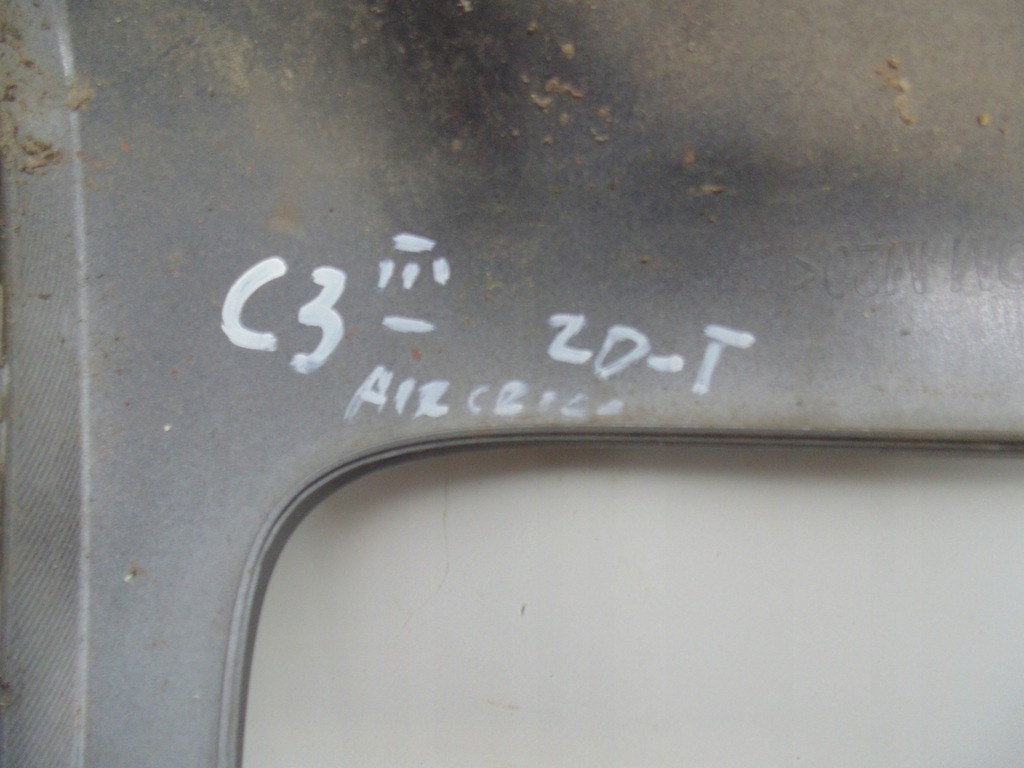 фото №10, Накладка спойлер дифузор бампера задня citroen c3 aircross