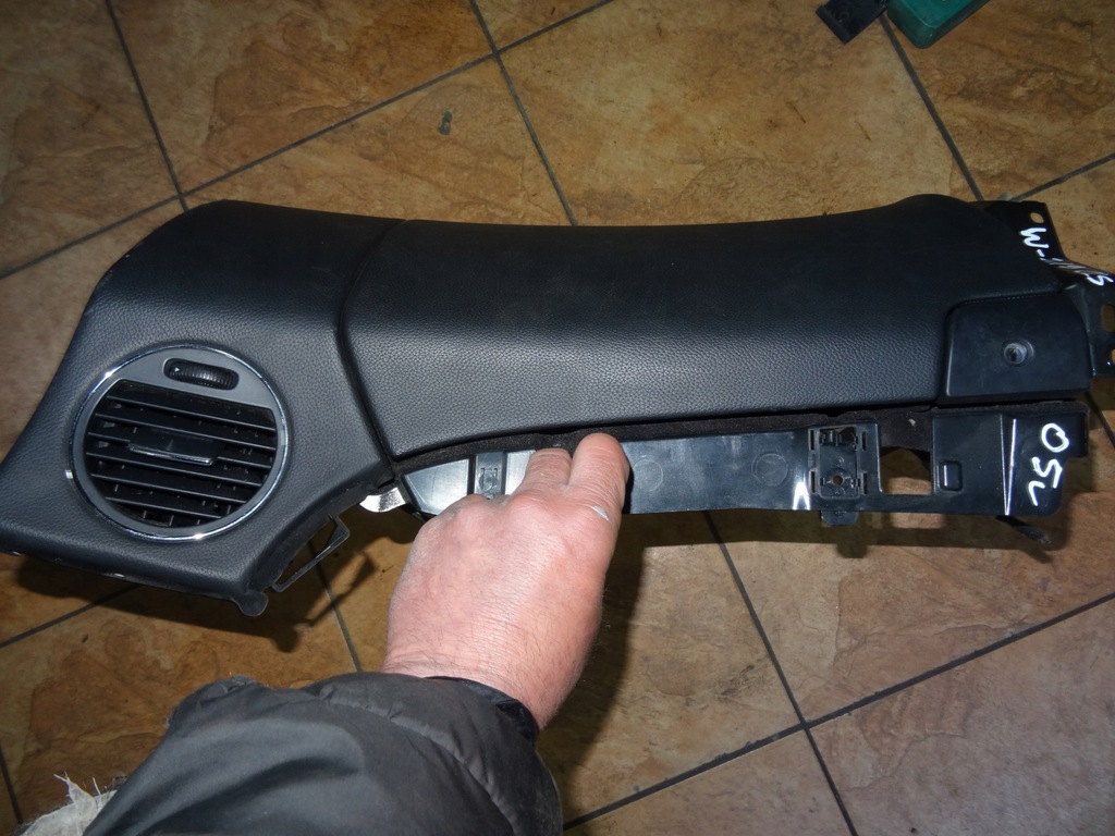 фото №8, W219 cls 3.5 05' бардачок пассажира