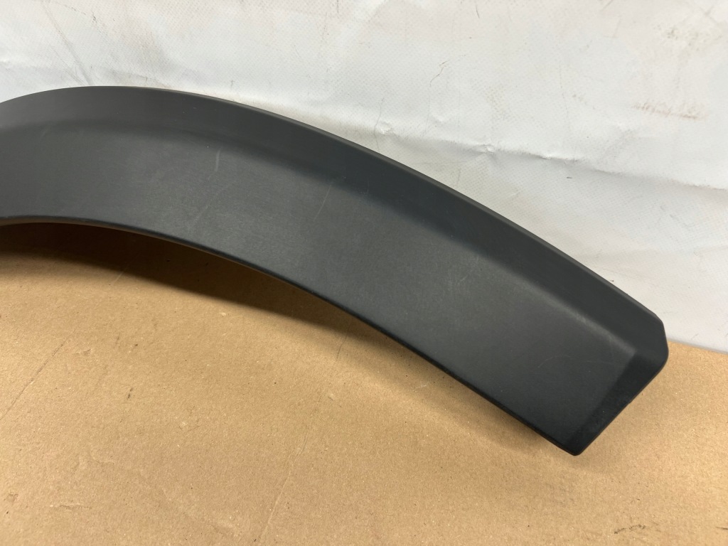 фото №3, Range rover velar молдинг крыла правый задняя