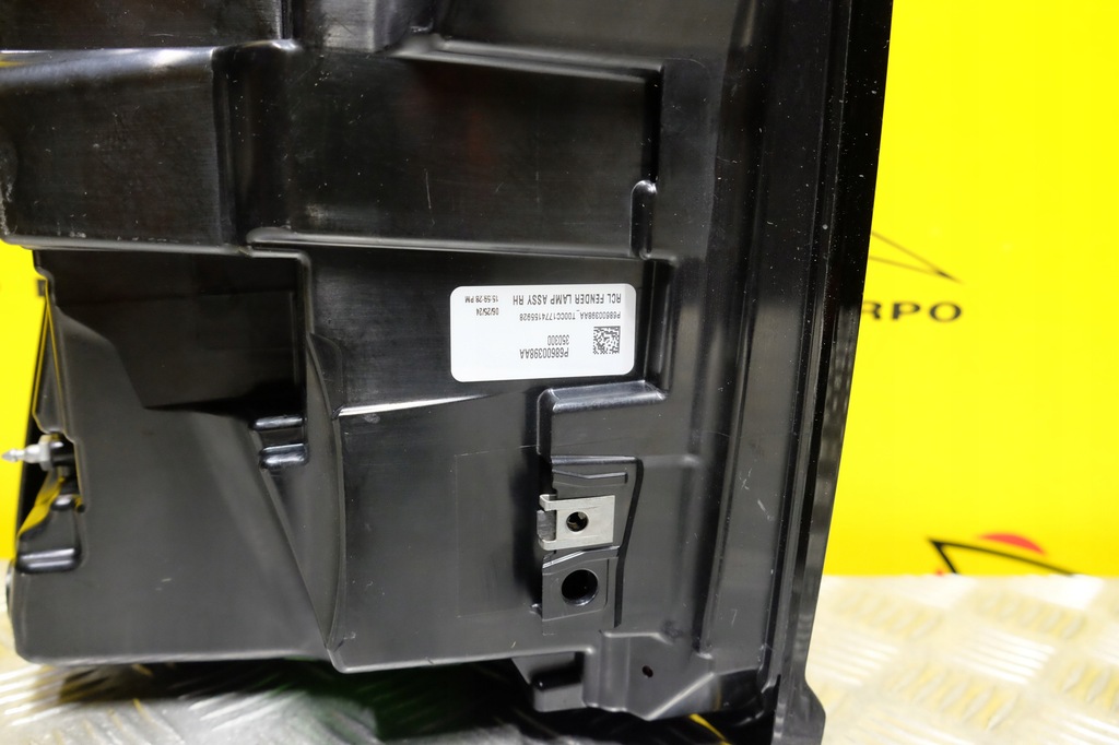 фото №11, Dodge ram 1500 ramcharger 2025 - лампа задня права led usa