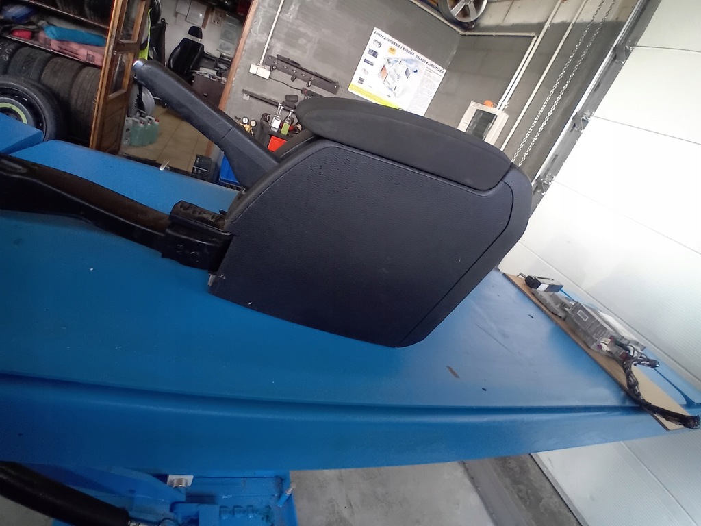 фото №12, Skoda octavia ii подлокотник