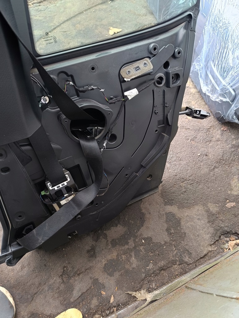 фото №8, Bmw i3 l01 дверь задние правое задняя правый c2v стекло