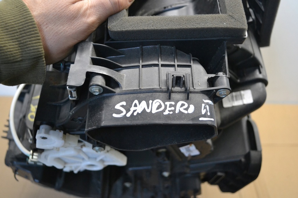 фото №1, Dacia sandero ii lift 16r- змішувач обігрівач комплектна