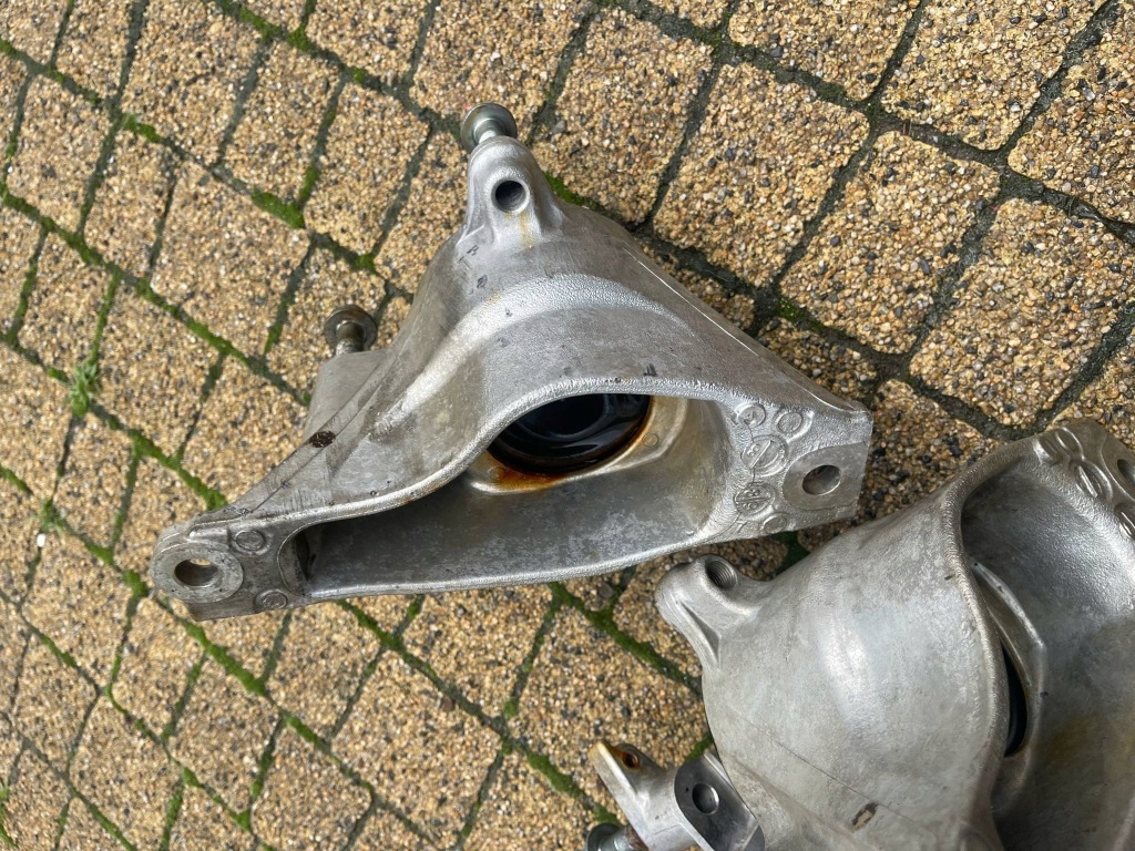 фото №8, Honda оригинальный номер подушка двигателя правая civic viii ufo 1.8 50820smge04