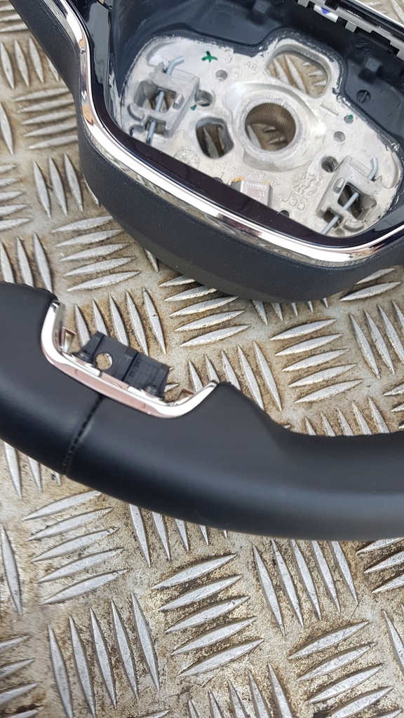 фото №8, Skoda octavia iv повітропровід шкіряний панель multi bardzo ładna